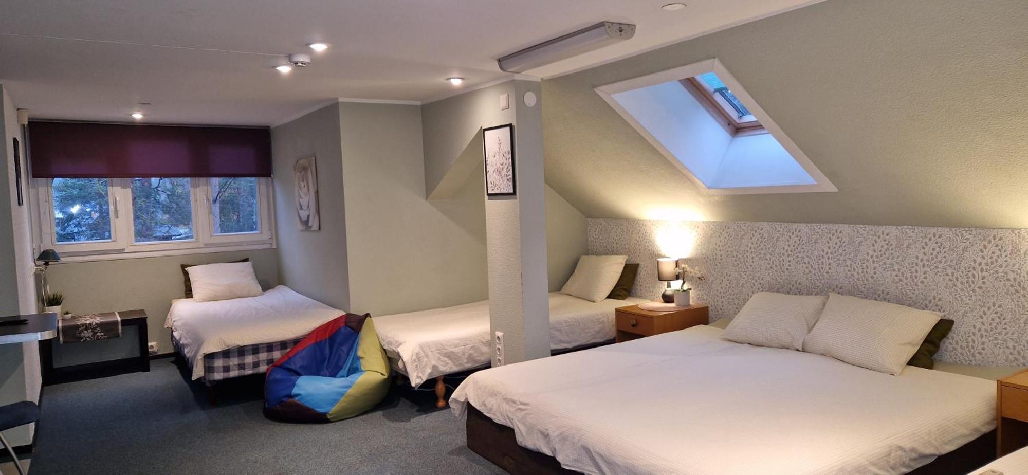 Freedom65 Hostel&Caravan Talin Exterior foto