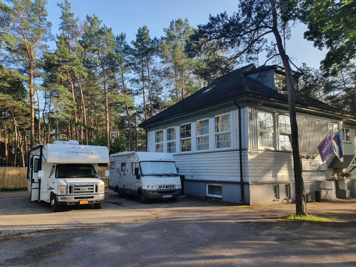 Freedom65 Hostel&Caravan Talin Exterior foto