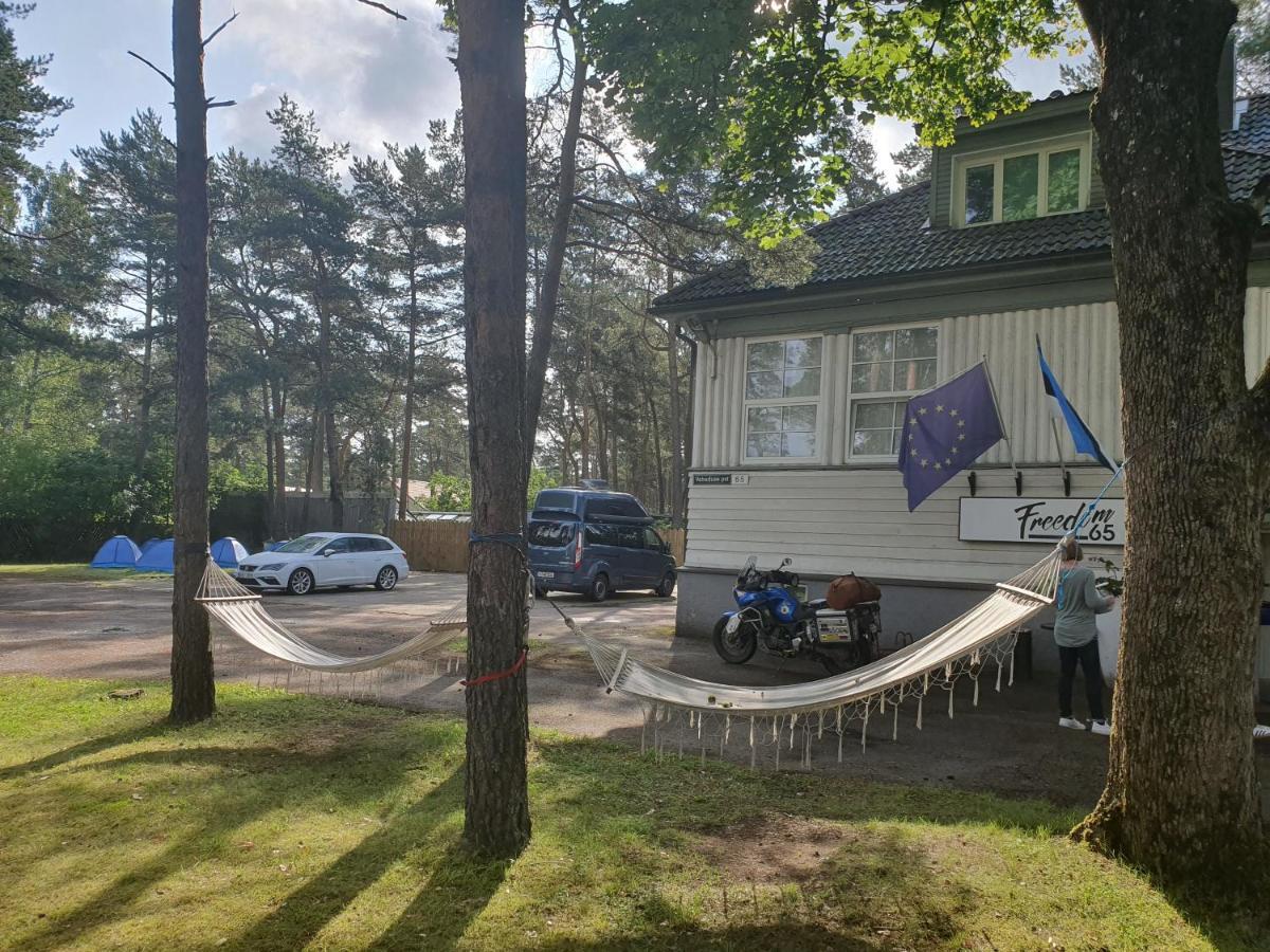 Freedom65 Hostel&Caravan Talin Exterior foto